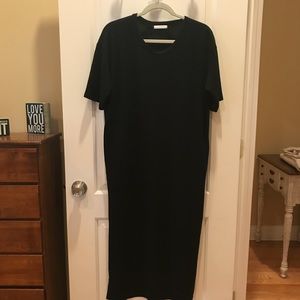 Black tee dress